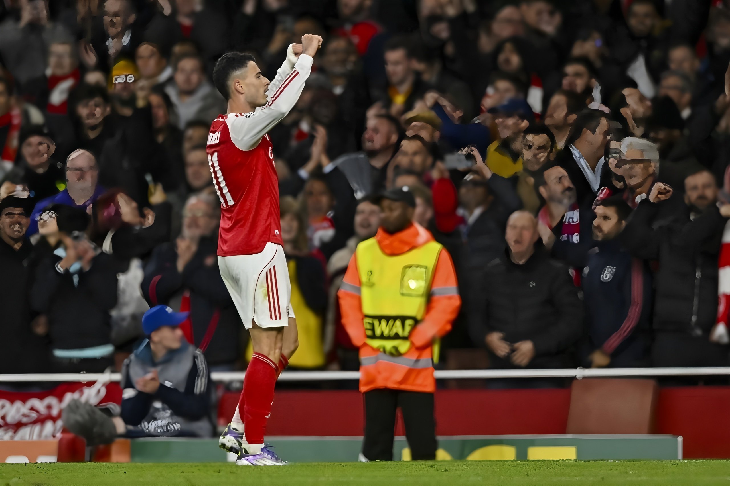 九州娱乐VIP-利物浦主场惊险逆转，积分榜再次翻盘(利物浦主场惊险逆转,积分榜再次翻盘是真的吗)