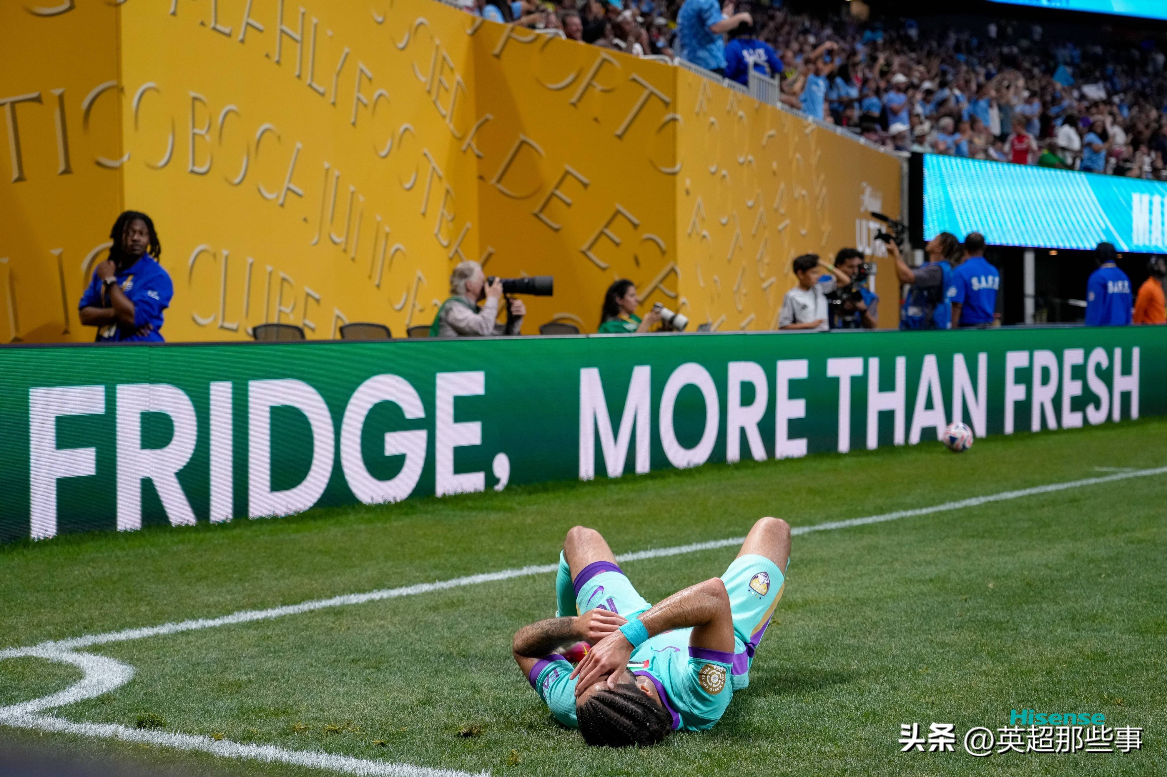 关于曼城客场战平巴黎圣日耳曼，小组头名未定的信息